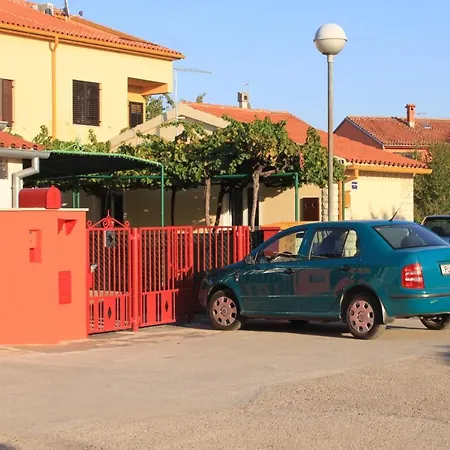 Apartmán With A Parking Space Valbandon, - 7259